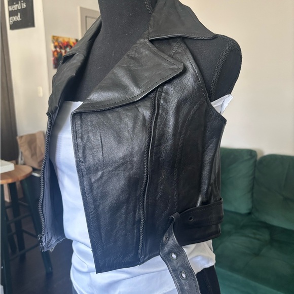Hot Leather Cropped Black Leather Vest - Picture 3 of 10